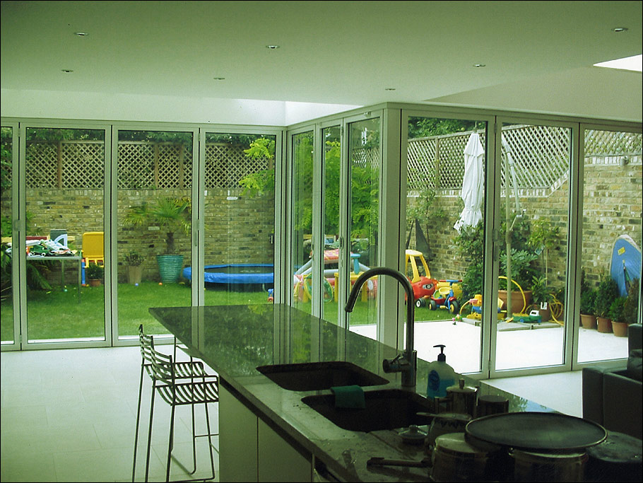 curved and moving corners